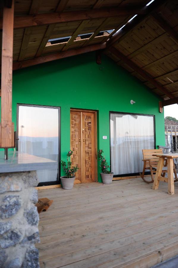 The Green And Red Cabins Ma'ale Gamla Esterno foto